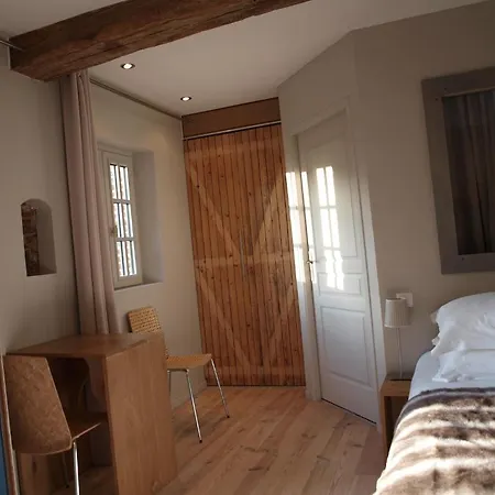 Clos Masure De Campagne Hotel 3*